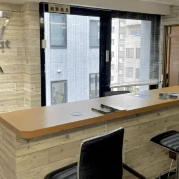 24/7Workout 横浜店のパーソナルジムのトレーニングを受ける前の受付