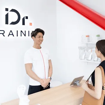 Dr.TRAINING 全国30店舗のパーソナルジムのトレーニングを受ける前の受付