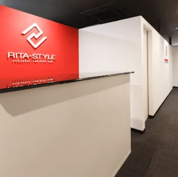 RITA-STYLE 全国7店舗のパーソナルジムのトレーニングを受ける前の受付