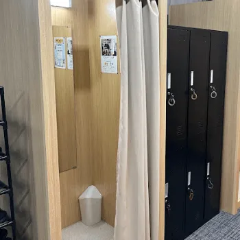 パーソナルジムASPIのロッカールームの様子