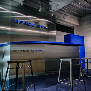 SPACE GYMのパーソナルジムのトレーニングを受ける前の受付