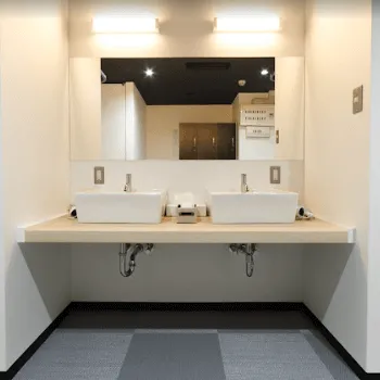 RITA-STYLE博多店のパーソナルジムのトレーニングを受けた後のパウダールーム