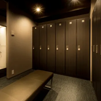 RIZAP博多店のロッカールームの様子