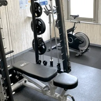 24/7Workout 三宮店のパーソナルジムのトレーニングで使用するトレーニング器具