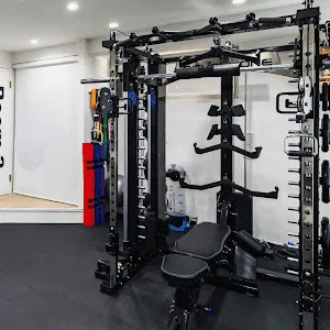 Dr.TRAINING 神戸三宮店のパーソナルジムのトレーニングで使用するトレーニング器具