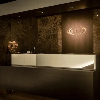 RIZAP 神戸店のパーソナルジムのトレーニングを受ける前の受付