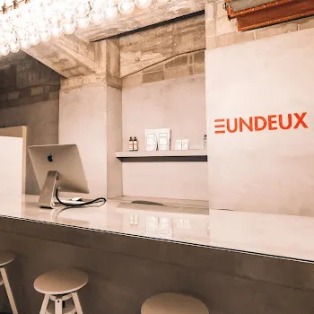 UNDEUXSBODY 神戸・三宮店のパーソナルジムのトレーニングを受ける前の受付