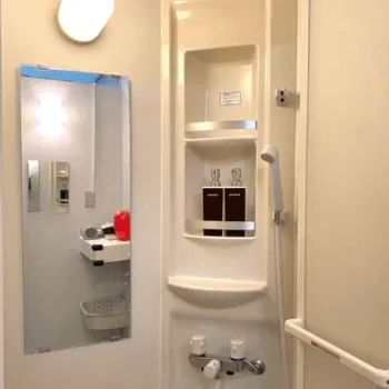 24/7Workout 京都河原町店のパーソナルジムのトレーニングを受けた後のシャワールーム