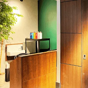 チキンジム 京都店のパーソナルジムのトレーニングを受ける前の受付