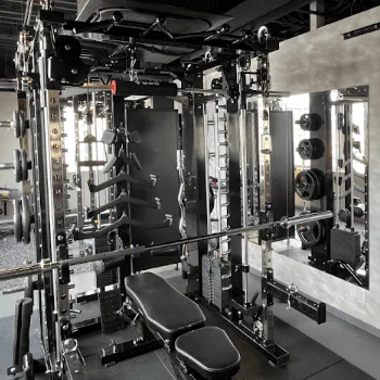 チキンジム 京都店のパーソナルジムのトレーニングで使用するトレーニング器具