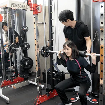 パーソナルラボRのパーソナルジムのトレーニングの様子