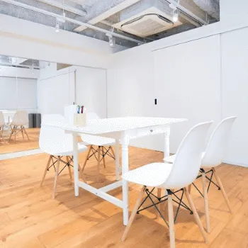 RACINE 京都四条烏丸のパーソナルジムのトレーニングを受ける前のカウンセリングルーム