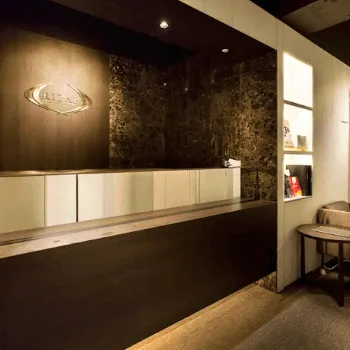 RIZAP 京都四条店のパーソナルジムのトレーニングを受ける前の受付