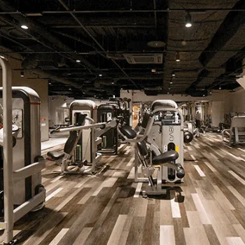 チキンジム 名古屋栄店のパーソナルジムのトレーニングを受けるトレーニングルーム