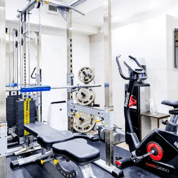 メルメイク 名駅店のパーソナルジムのトレーニングで使用するトレーニング器具