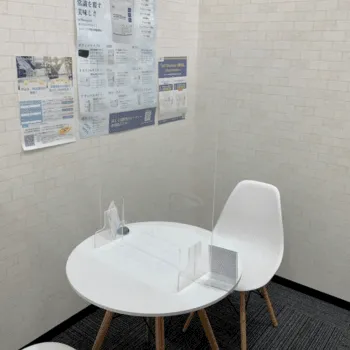 24/7Workout 新潟店のパーソナルジムのトレーニングを受ける前のカウンセリングルーム