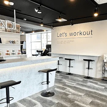 BEYOND 新潟店のパーソナルジムのトレーニングを受ける前の受付