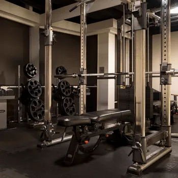 RIZAP 新潟店のパーソナルジムのトレーニングで使用するトレーニング器具