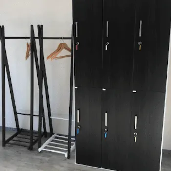 スリムライセンスのパーソナルジムのトレーニング後の更衣室