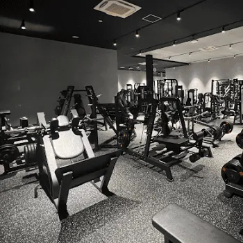 トランスジム 新潟店のパーソナルジムのトレーニングを受けるトレーニングルーム