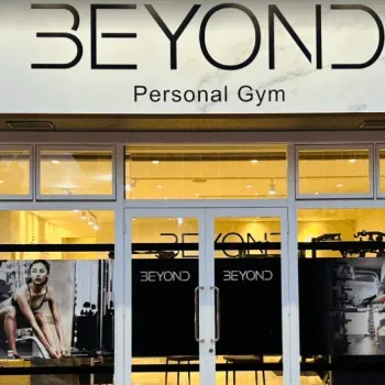 BEYOND沖縄那覇店の入り口の様子