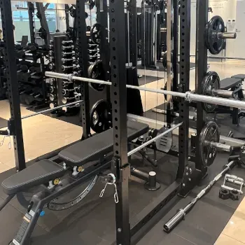 BEYOND沖縄那覇店のパーソナルジムのトレーニング器具