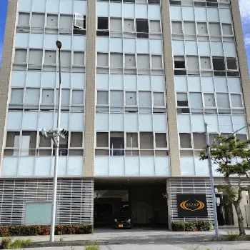 RIZAP那覇店の外観の様子