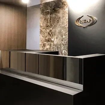 RIZAP那覇店のパーソナルジムのトレーニングを受ける前の受付