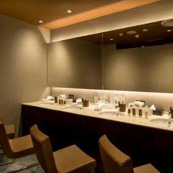 RIZAPなんば店のパーソナルジムのトレーニングを受けた後のパウダールーム