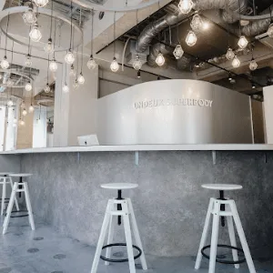 UNDEUXSBODY梅田スタジオのパーソナルジムのトレーニングを受ける前の受付