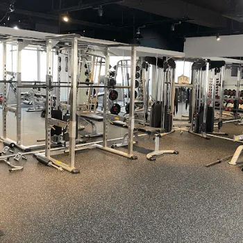 BEYOND心斎橋店のパーソナルジムのトレーニングルーム