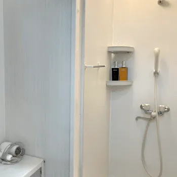 24/7Workout 札幌店のパーソナルジムのトレーニング後のシャワールーム