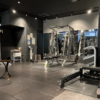 チキンジム 札幌店のパーソナルジムのトレーニングを受けるトレーニングルーム