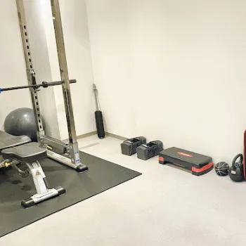 パーソナルジムRat 札幌店のパーソナルジムのトレーニングを受けるトレーニングルーム