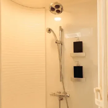 シェイプボディのパーソナルジムのトレーニング後のシャワールーム