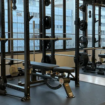 BEYOND 仙台店のパーソナルジムのトレーニングで使用するトレーニング器具