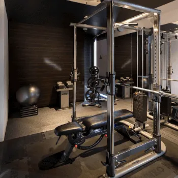 RIZAP 仙台店のパーソナルジムのトレーニングで使用するトレーニング器具