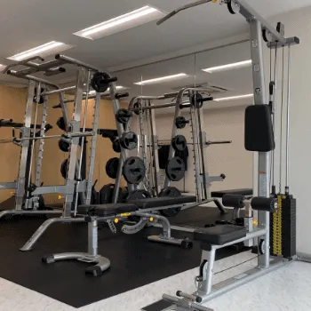 TRYVE 仙台駅前店のパーソナルジムのトレーニングで使用するトレーニング器具