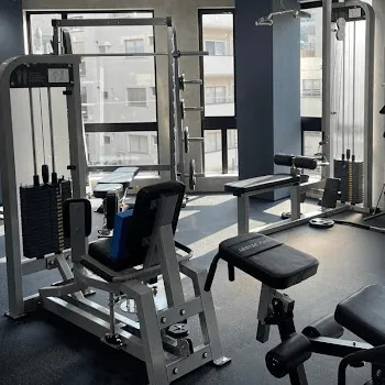 SPACE GYM 東京7店舗のパーソナルジムのトレーニングを受けるトレーニングルーム