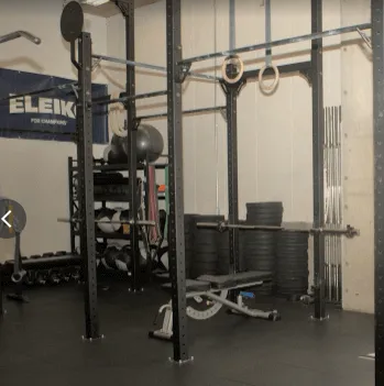 チキンジム横浜みなとみらい店のパーソナルジムのトレーニング器具