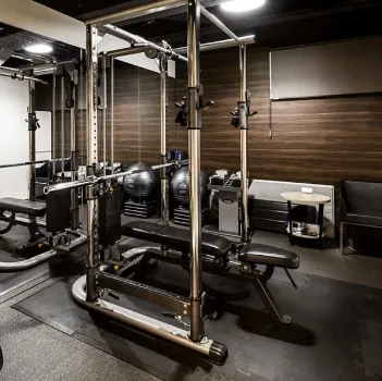 RIZAP横浜東口店のパーソナルジムのトレーニング器具