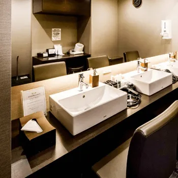 RIZAP横浜東口店のパーソナルジムのトレーニングを受けた後のパウダールーム