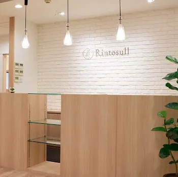 Rintosull 全国127店舗のピラティスのレッスンを受ける前の受付