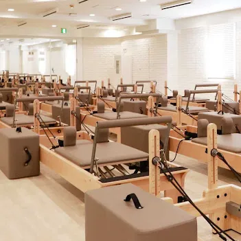 Rintosull 全国127店舗のピラティスのレッスンを受けるトレーニングルーム