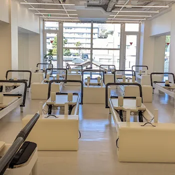 the SILK 全国33店舗のピラティスのレッスンを受けるトレーニングルーム