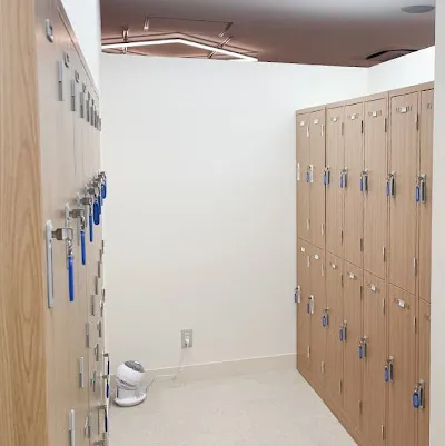 zen place pilates 全国140店舗のピラティスのレッスンを受ける前のロッカールーム