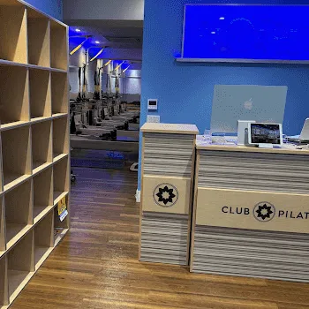 CLUB PILATES 福岡6店舗のピラティスのレッスンを受ける前の受付