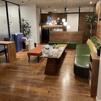 Lien 福岡4店舗のピラティスのレッスンを受ける前の待合室
