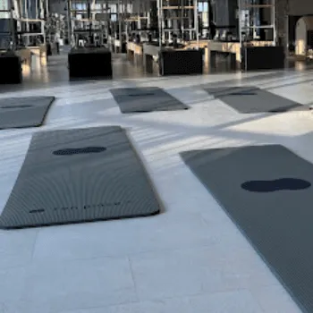 zen place pilates 福岡2店舗のピラティスのレッスンを受けるレッスンルーム