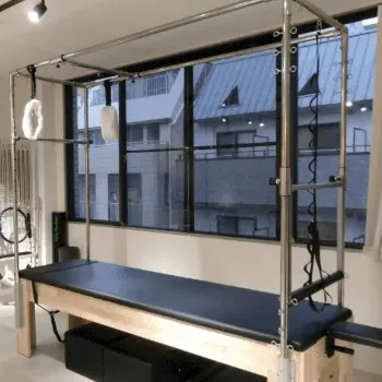 luluto 神戸店のピラティスのレッスンで使用する機器